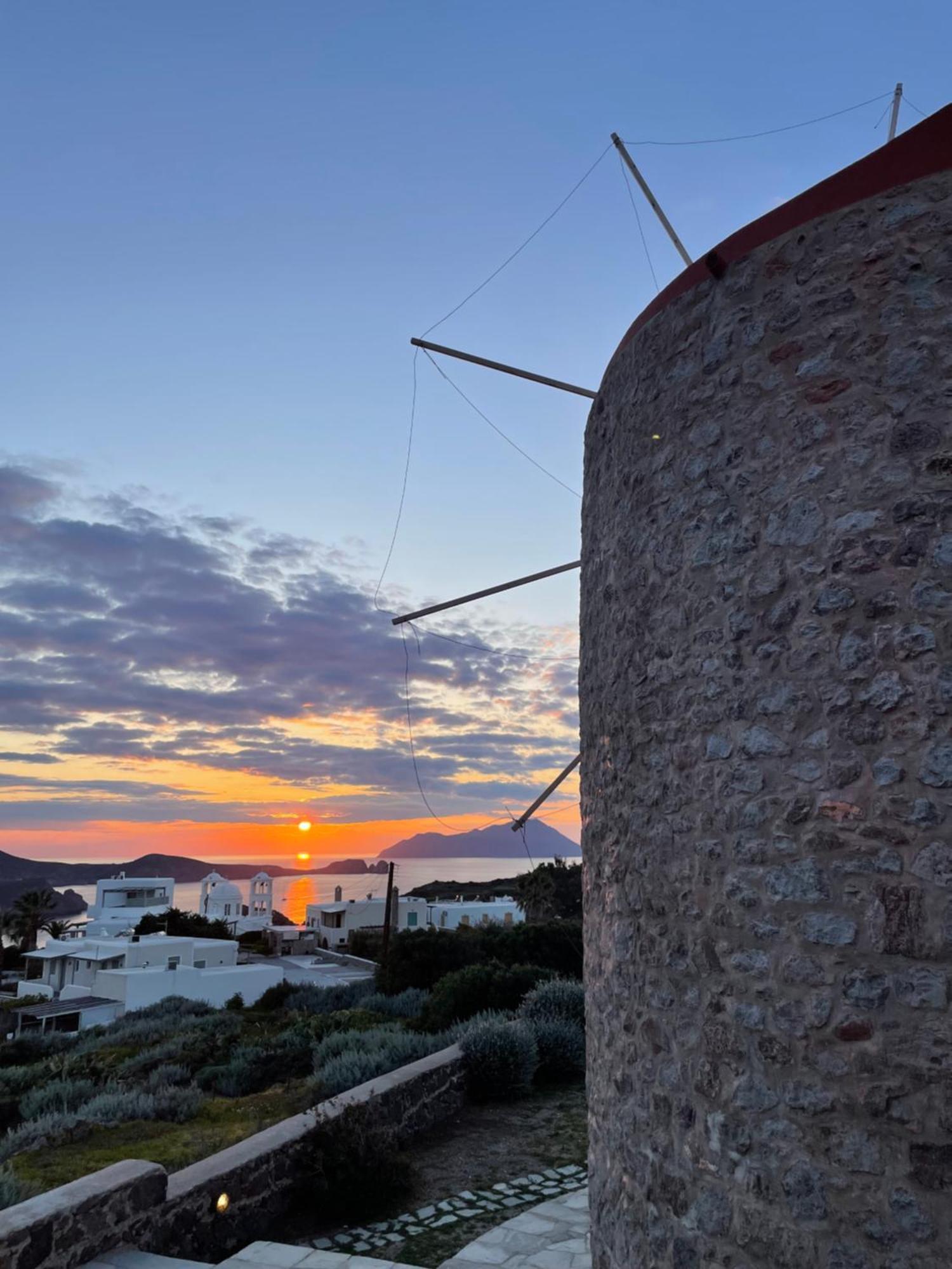 Marketos Windmill And Houses Трипити Екстериор снимка