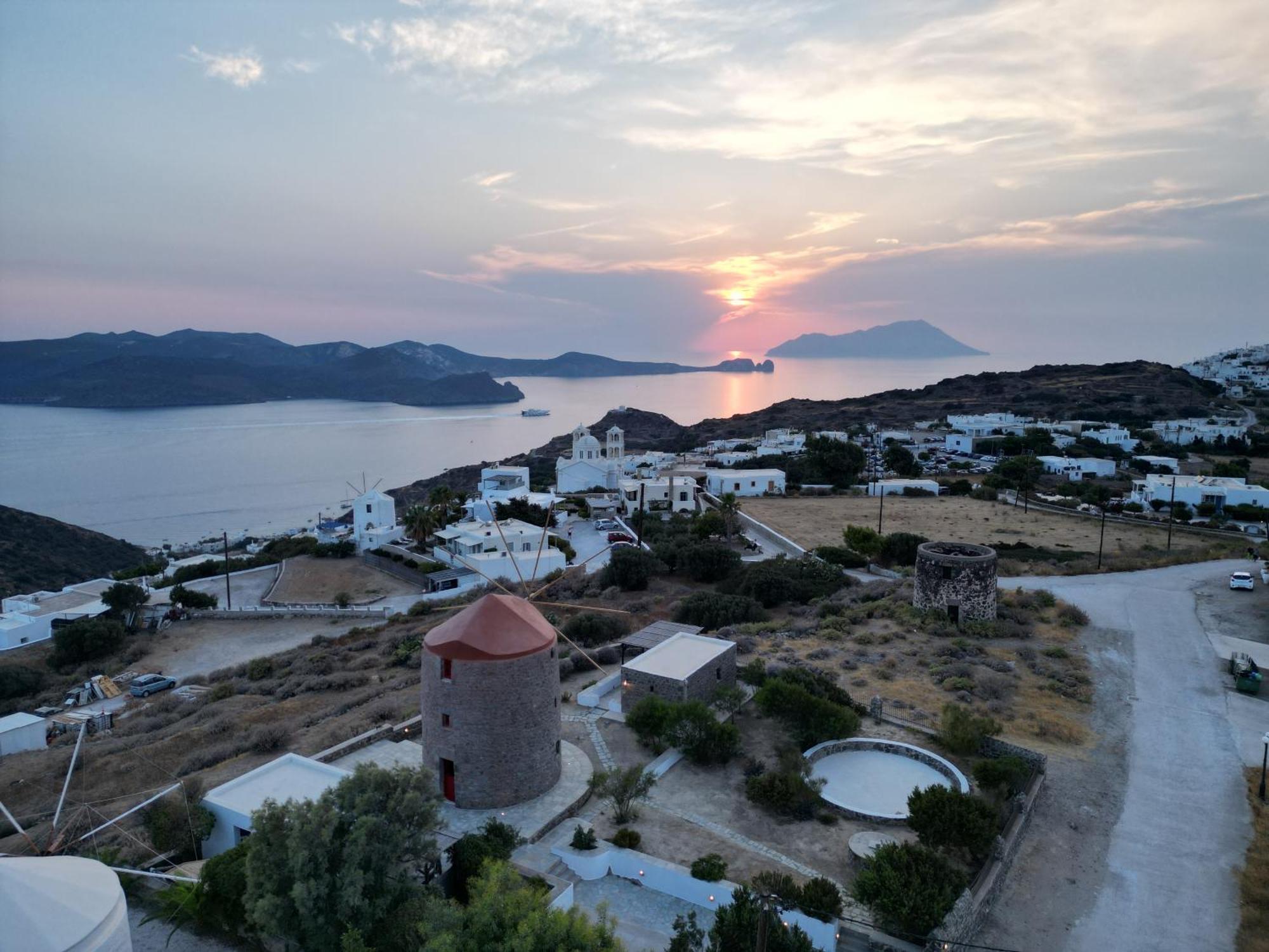 Marketos Windmill And Houses Трипити Екстериор снимка